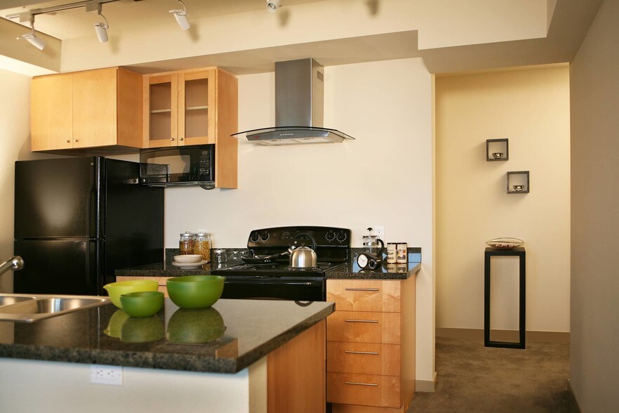 More Photos Of 989 112th Ave NE, Bellevue Apartments For Lease