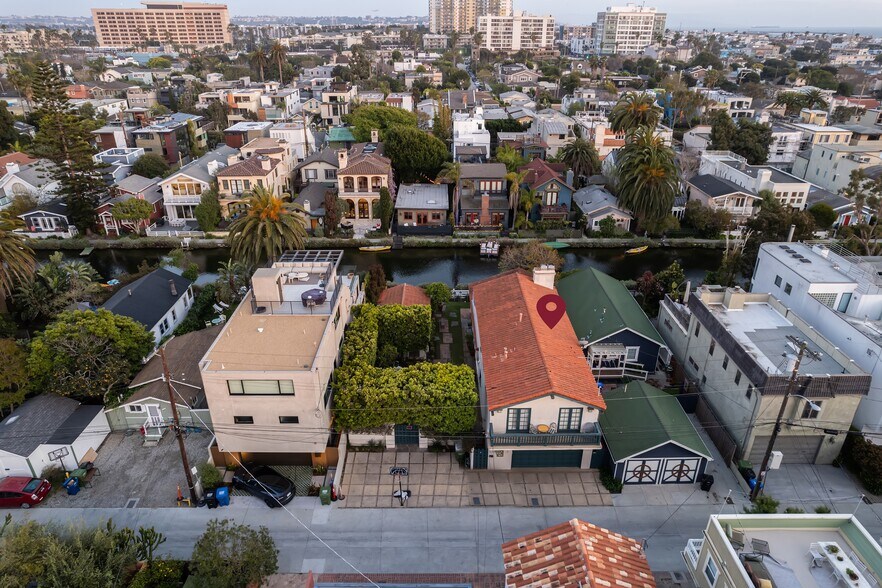 More Photos Of 431 Howland Canal, Venice Land For Sale