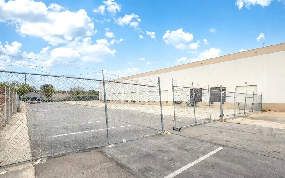 More Photos Of 5455 E La Palma Ave, Anaheim Manufacturing For Lease
