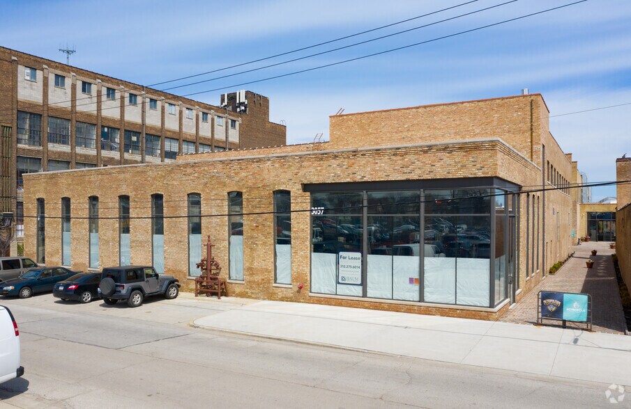Primary Photo Of 3057 N Rockwell St, Chicago Storefront Retail Office For Lease