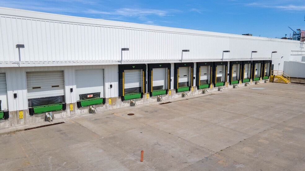 More Photos Of 6821 E County 1100 Rd N, Mattoon Manufacturing For Lease