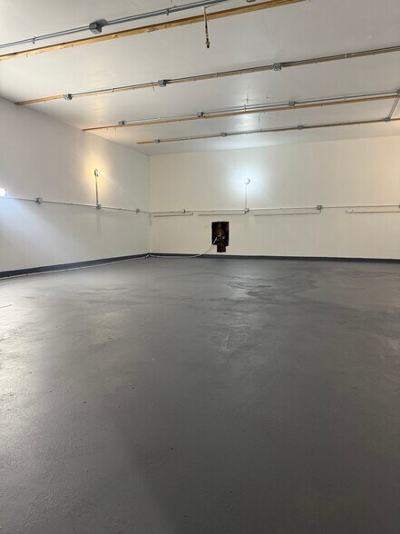 More Photos Of 3905 32nd St, Port Huron Truck Terminal For Sale
