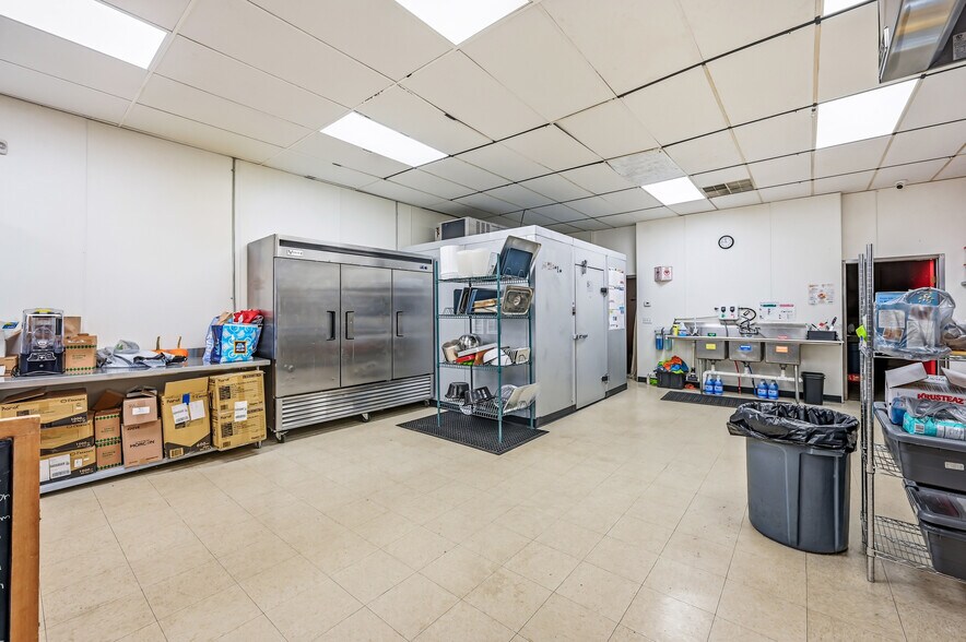 More Photos Of 501-505 Market St, East Liverpool Storefront For Sale