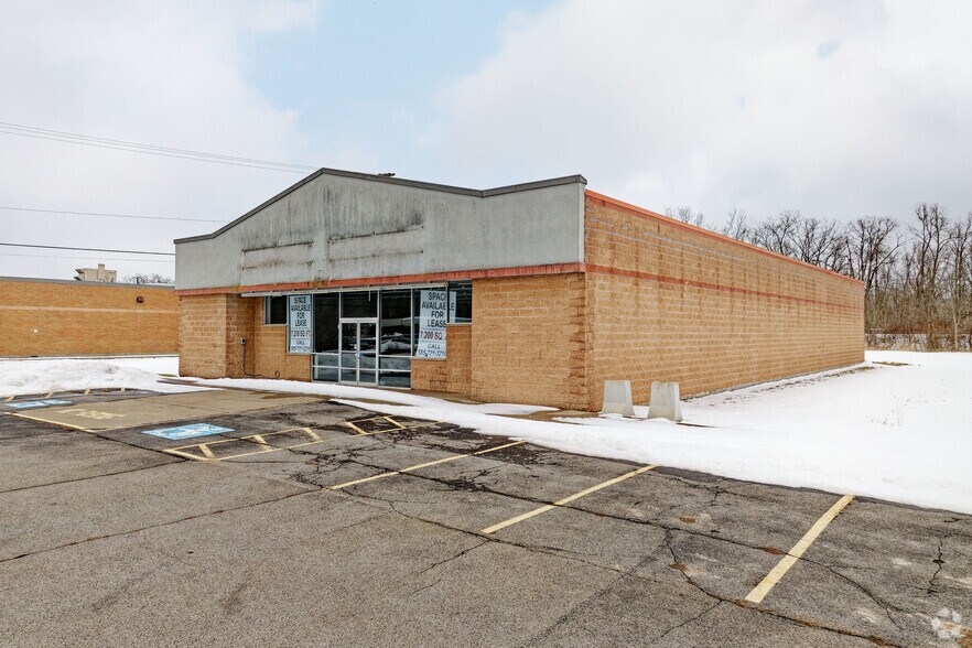 More Photos Of 24 State Rt, Lyons Freestanding For Lease