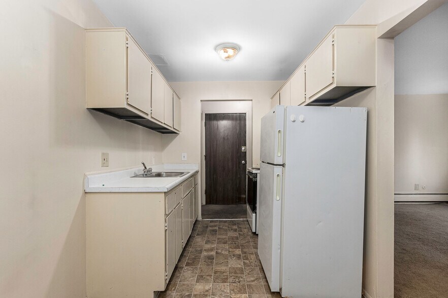 More Photos Of 18637-18717 James Couzens Fwy, Detroit Apartments For Sale