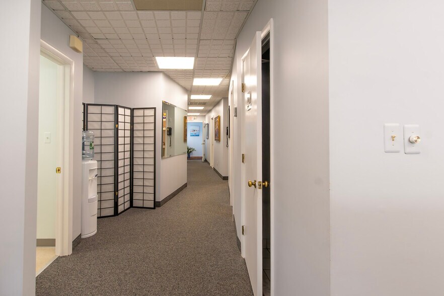 More Photos Of 29 Smull Ave, Caldwell Office Residential For Sale