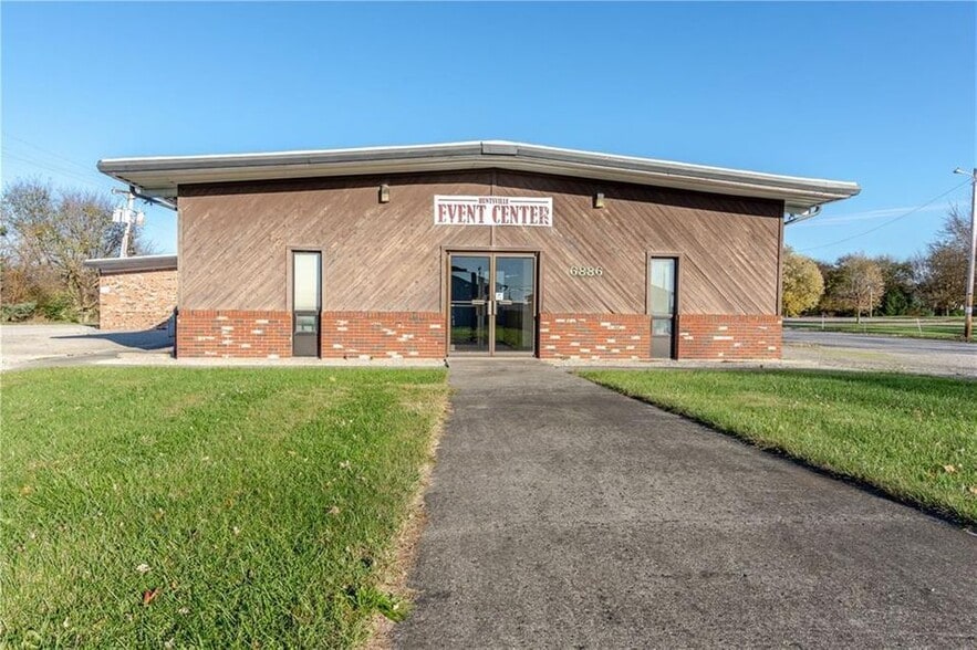 More Photos Of 6886 Wishart St, Huntsville Light Distribution For Sale