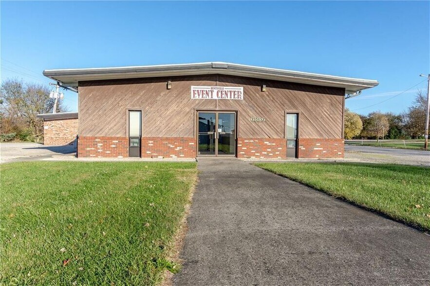 More Photos Of 6886 Wishart St, Huntsville Light Distribution For Lease
