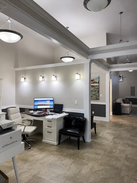 More Photos Of 45 S 9th Ave, Pensacola Office Residential For Sale