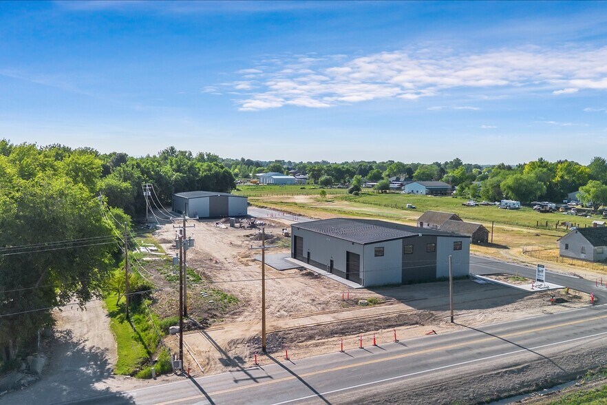 More Photos Of 80 N Happy Valley Rd, Nampa Warehouse For Sale