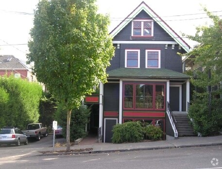 More Photos Of 2326-2330 NW Everett St, Portland Office For Lease