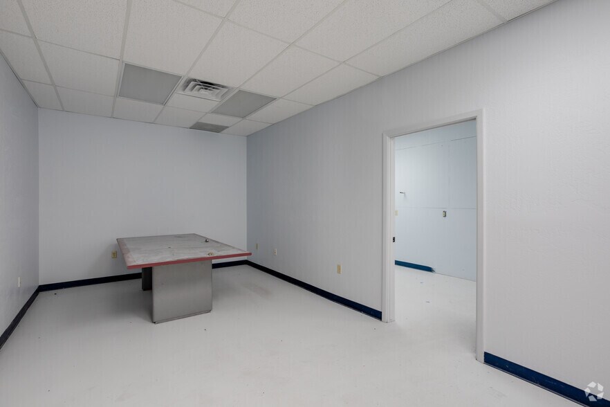 More Photos Of 9211 N 9th Ave, Phoenix Service For Sale