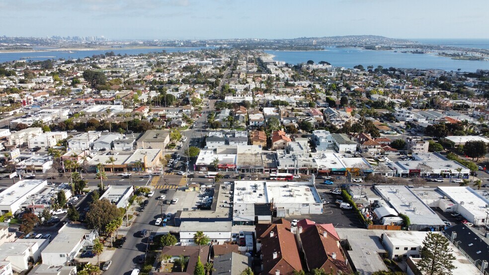 More Photos Of 1471-1477 Garnet Ave, San Diego Storefront For Lease