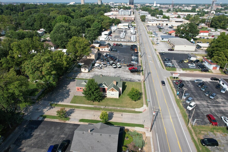 More Photos Of 1484 E Saint Louis St, Springfield Office For Sale