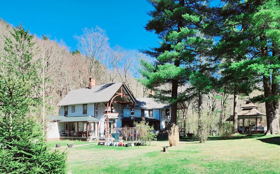 More Photos Of 37-69 Ava Maria Dr, Phoenicia Apartments For Sale