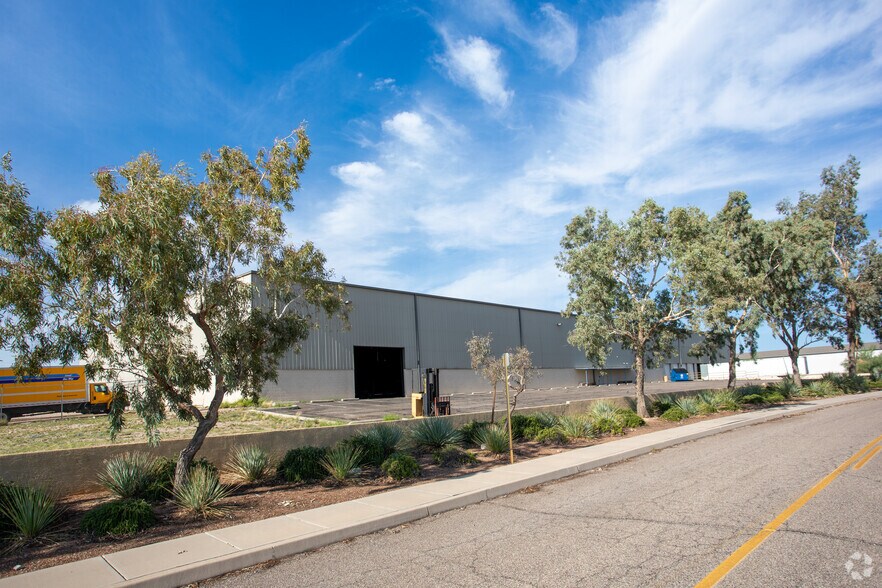 More Photos Of 6630 S Memorial Pl, Tucson Warehouse For Lease