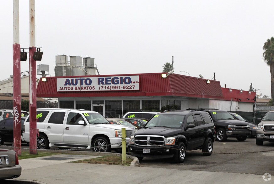 Primary Photo Of 1617 W Lincoln Ave, Anaheim Auto Dealership For Sale