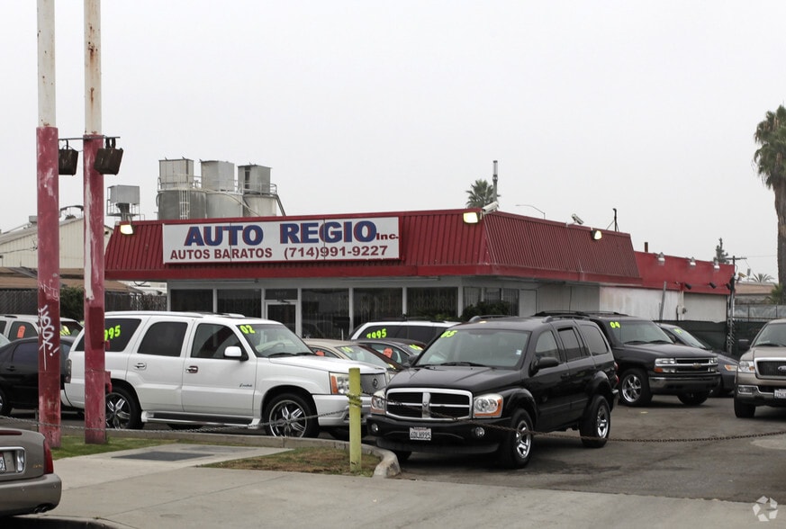More Photos Of 1617 W Lincoln Ave, Anaheim Auto Dealership For Sale