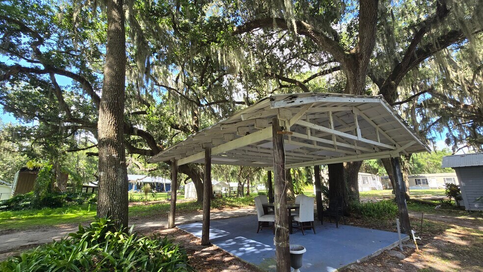 More Photos Of 44 Crawford Dr, Lake Placid Manufactured Housing Mobile Home Park For Sale