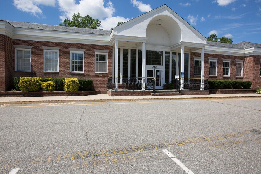 More Photos Of 550 Kinderkamack Rd, Oradell Medical For Lease
