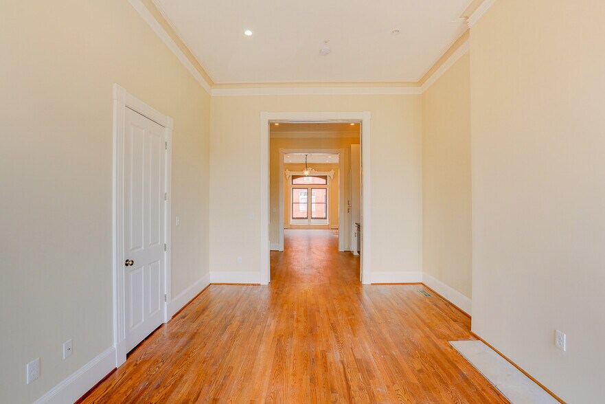 More Photos Of 2116-2118 Saint Paul St, Baltimore Apartments For Sale