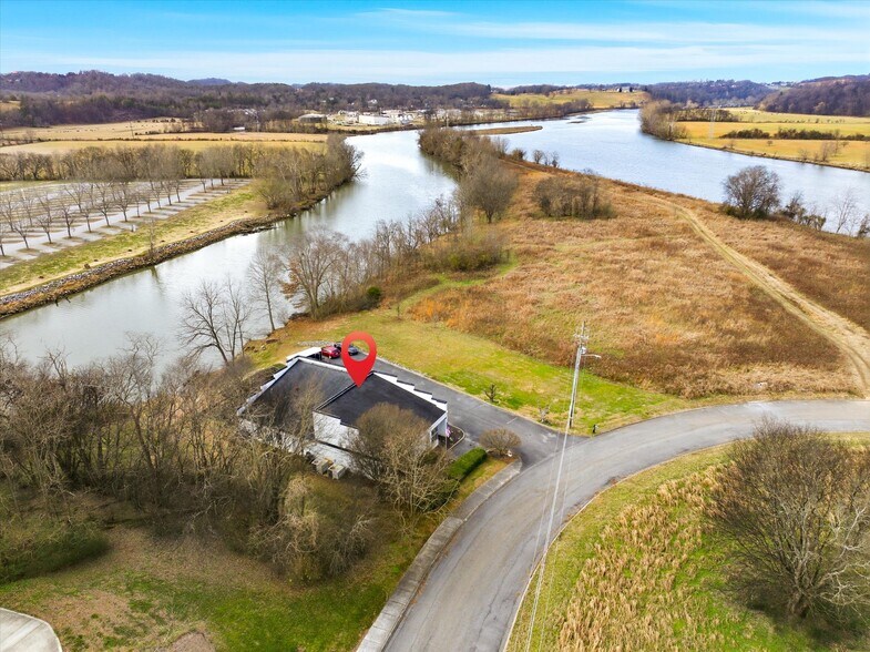 More Photos Of 2376 Business Center Cir, Sevierville Freestanding For Sale