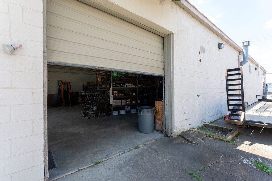 More Photos Of 216 Omohundro Pl, Nashville Warehouse For Sale