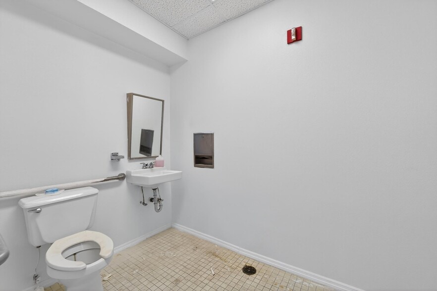 More Photos Of 106-109 N Evers St, Plant City Medical For Lease