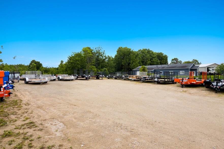 More Photos Of 981 Blue Star Dr, Traverse City Auto Repair For Sale