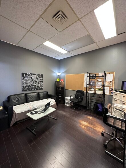 More Photos Of 1408-1428 Broad St, Regina Storefront For Sale