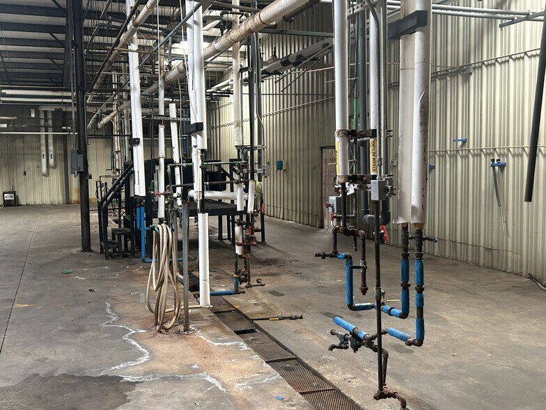 More Photos Of 210 SW Texas Ave, Lawton Warehouse For Sale