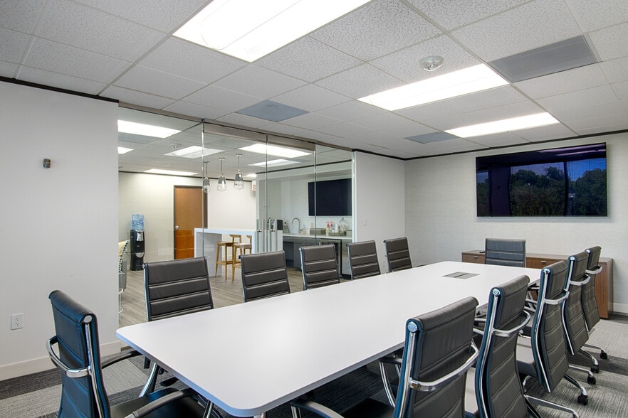 More Photos Of 5944 Luther Ln, Dallas Office For Lease