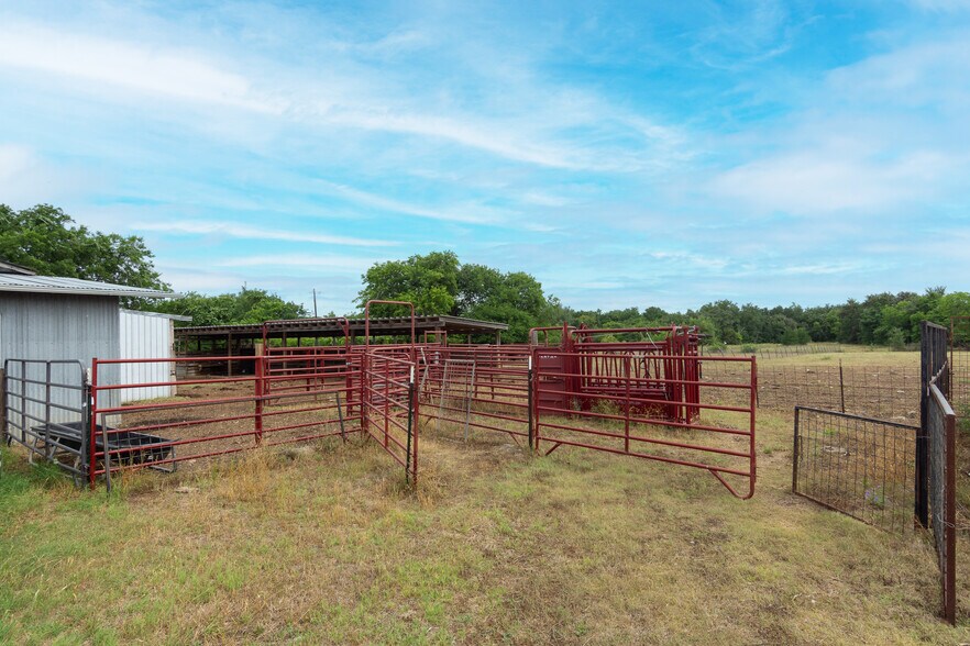 More Photos Of 0 Hwy 21, Uhland Land For Sale