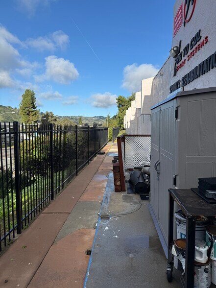 More Photos Of 4011-4031 Avati Dr, San Diego Storefront For Lease