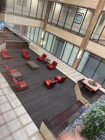 More Photos Of 1303 W Walnut Hill Ln, Irving Office For Lease