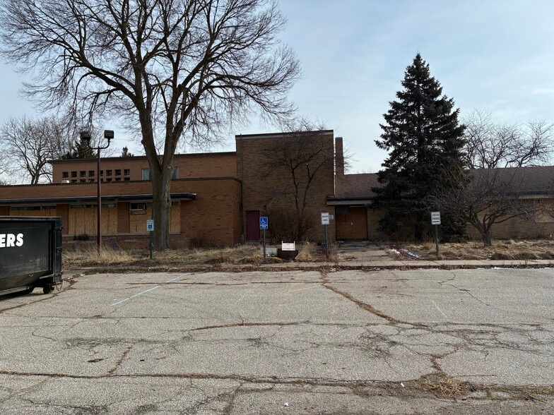 Primary Photo Of 1413 Gratiot Ave, Saginaw Healthcare For Sale