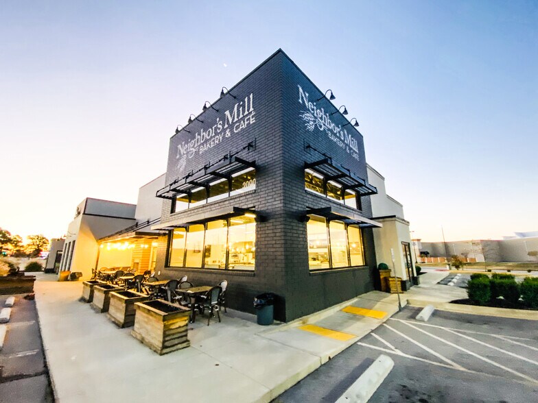 More Photos Of 2090 W Pleasant Grove Rd, Rogers Freestanding For Lease