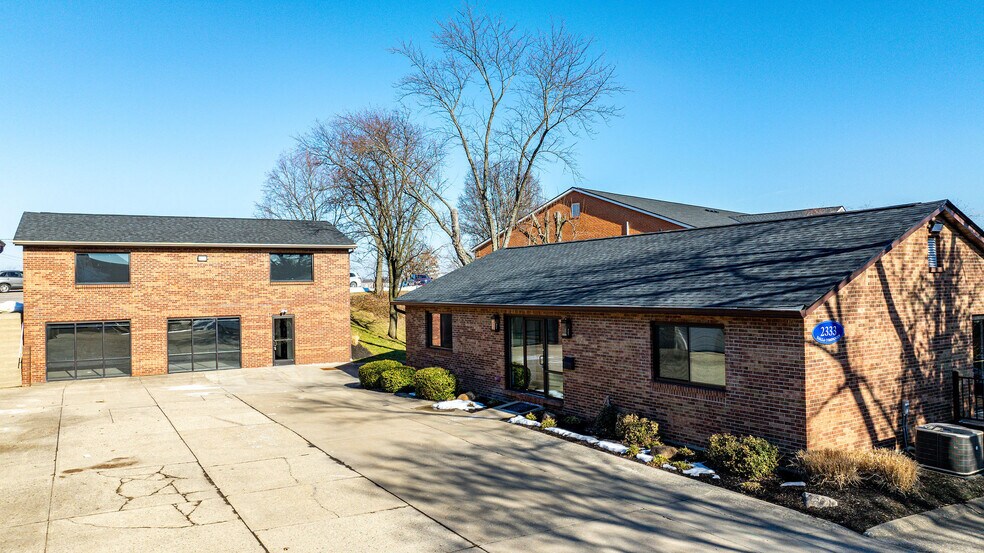 More Photos Of 2327 Anderson Rd, Crescent Springs Office For Lease