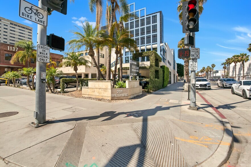 More Photos Of 201 Wilshire Blvd, Santa Monica Office For Sale