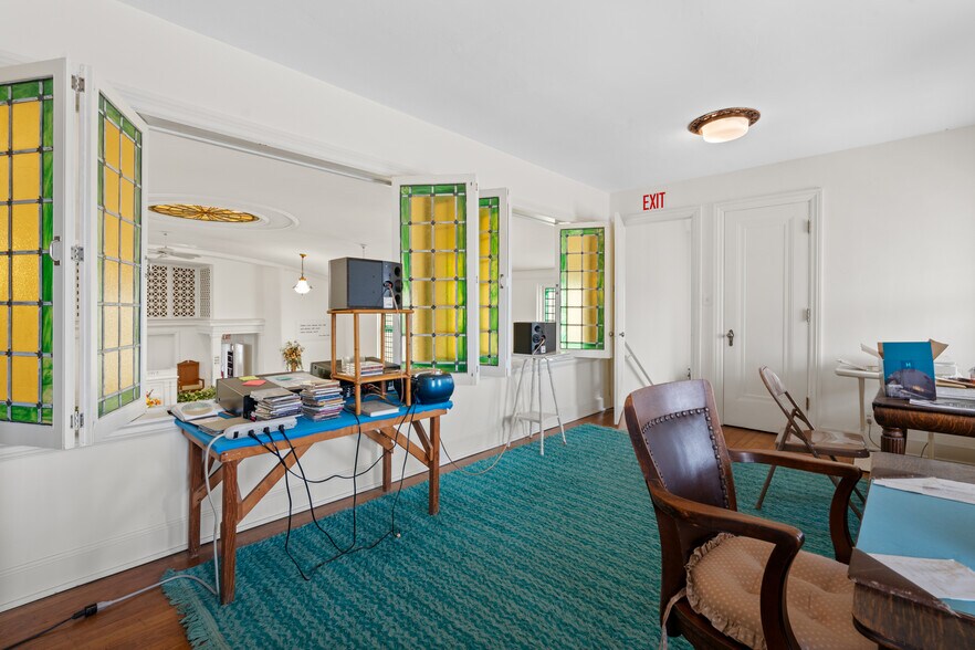 More Photos Of 71 S Washington St, Oxford Religious Facility For Sale