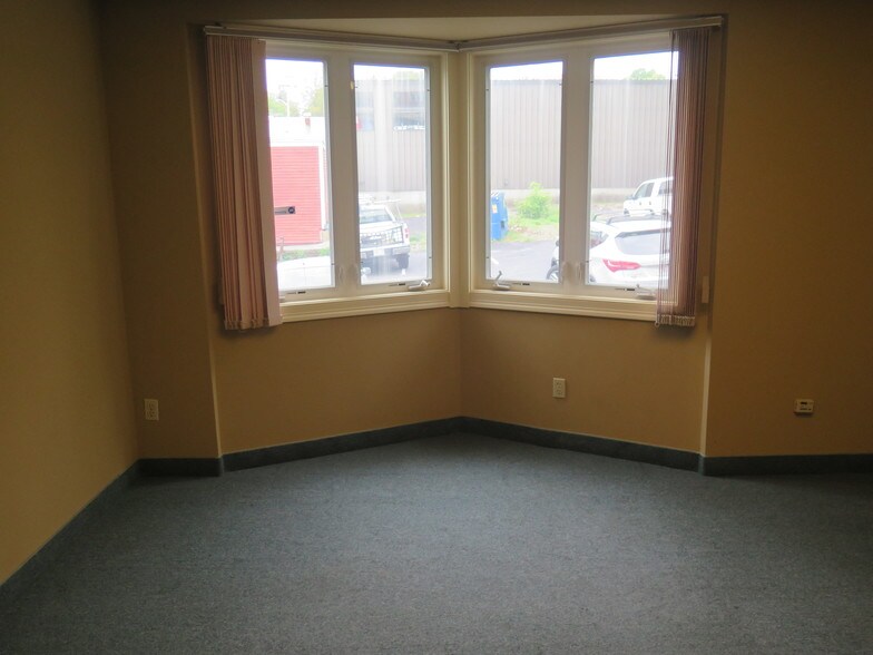 More Photos Of 277 Main St, Marlborough Office For Lease