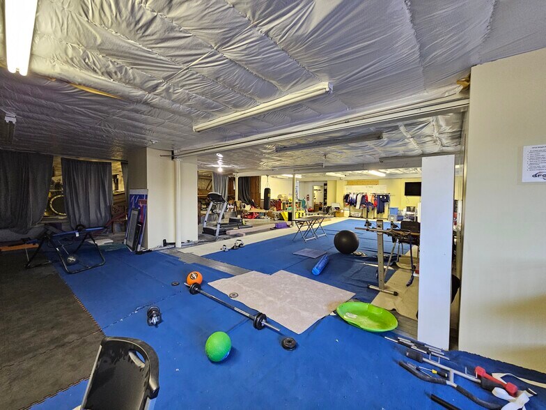 More Photos Of 815 N 1st Ave, Great Falls Auto Dealership For Lease