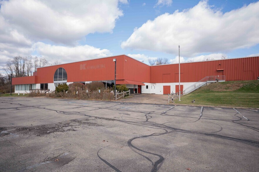 More Photos Of 1576 Arona Rd, Irwin Warehouse For Sale