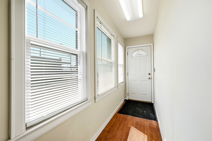 More Photos Of 4910 Maccorkle Ave SW, Charleston Medical For Sale