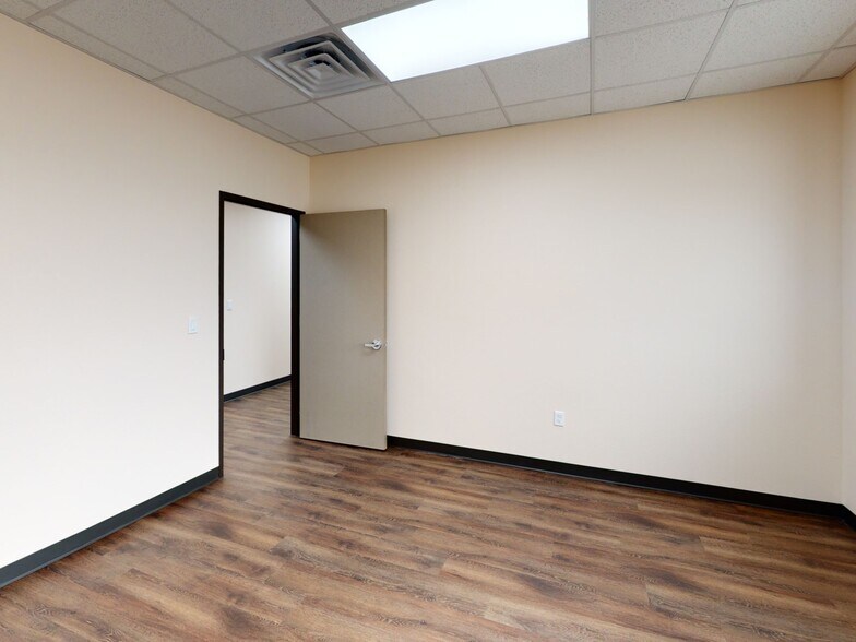 More Photos Of 5509 Kingpin Dr, Corpus Christi Warehouse For Sale