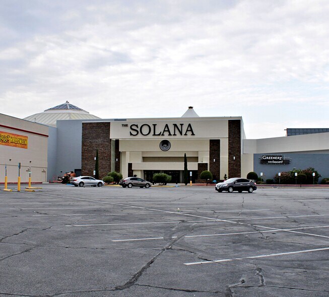 More Photos Of 750 Sunland Park Dr, El Paso Health Club For Lease