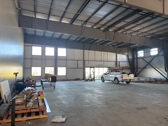 More Photos Of 1940 Airway Dr, Hollister Industrial For Lease