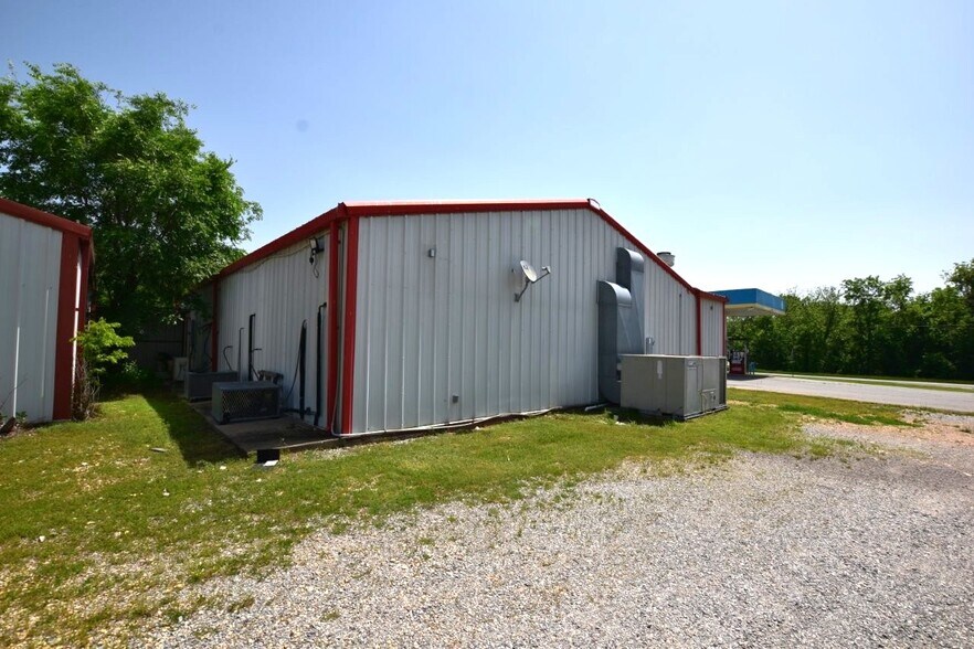 More Photos Of 75174 Hwy 59 Hwy, Stilwell Convenience Store For Sale