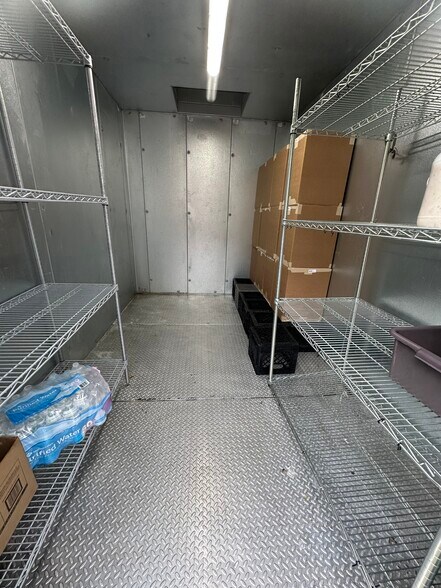 More Photos Of 1002 E Newport Center Dr, Deerfield Beach Flex For Lease