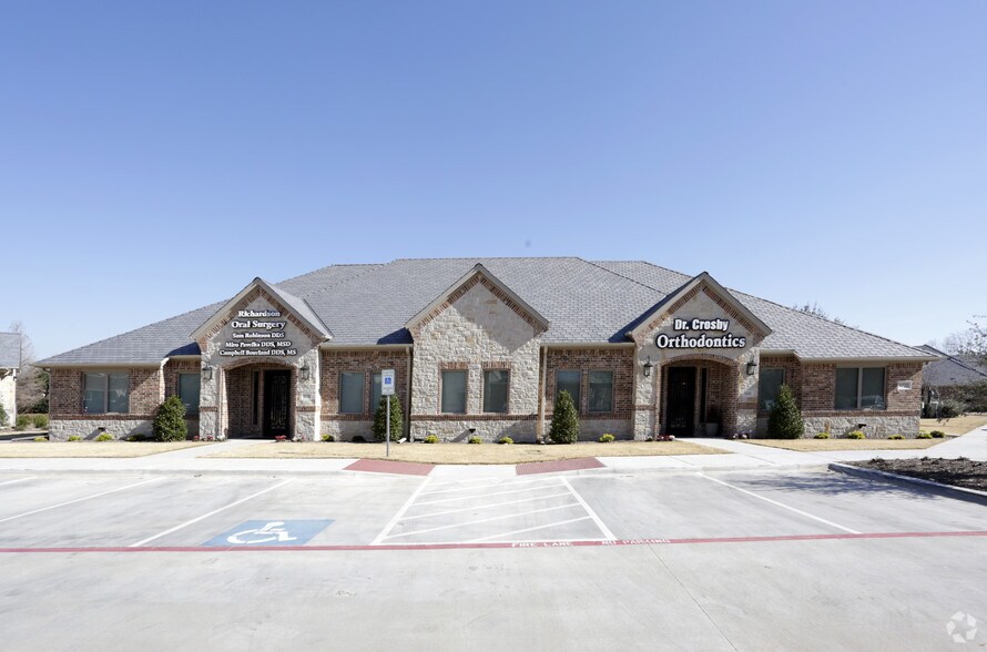 Primary Photo Of 1070 W Campbell Rd, Richardson Medical For Lease